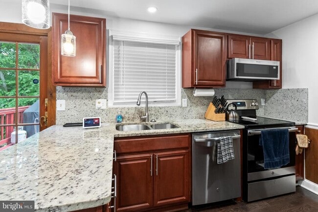 Building Photo - 8113 Loving Forest Ct