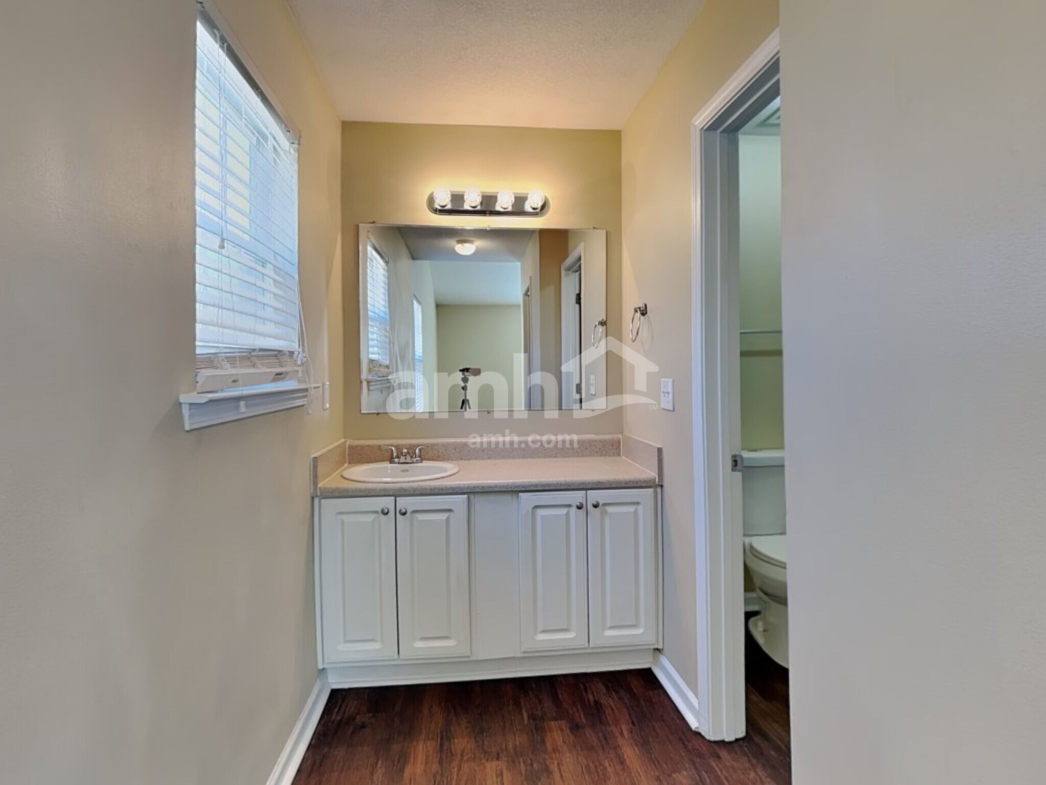 Building Photo - 17 Dillingham Ct