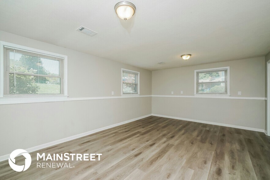 Building Photo - 8603 Honor Ave