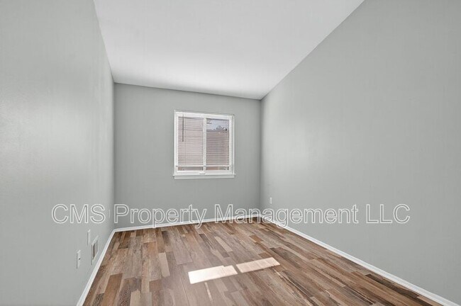 Building Photo - 14 Carol Ct