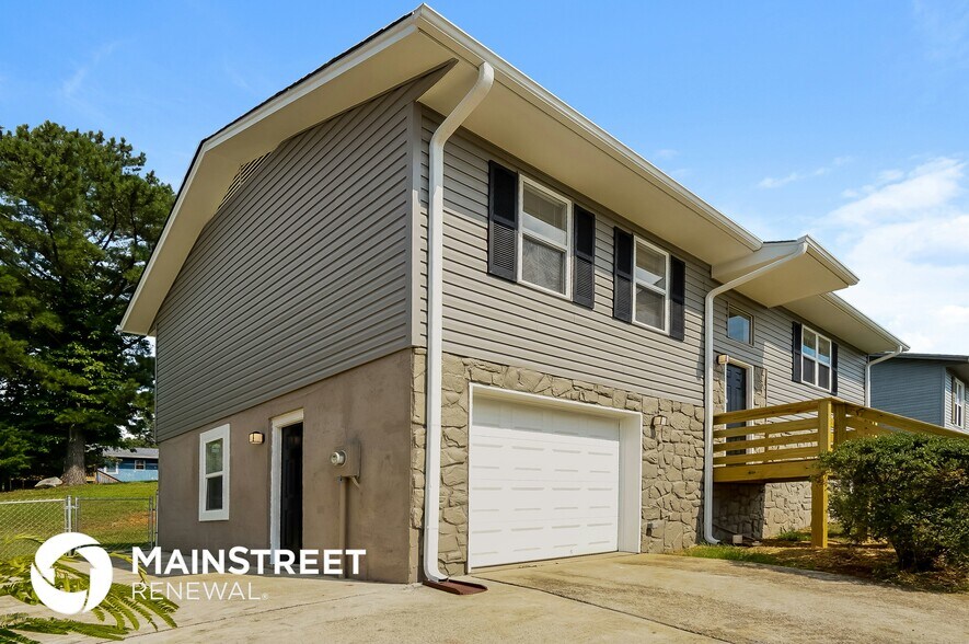 Building Photo - 1833 Huntington Dr