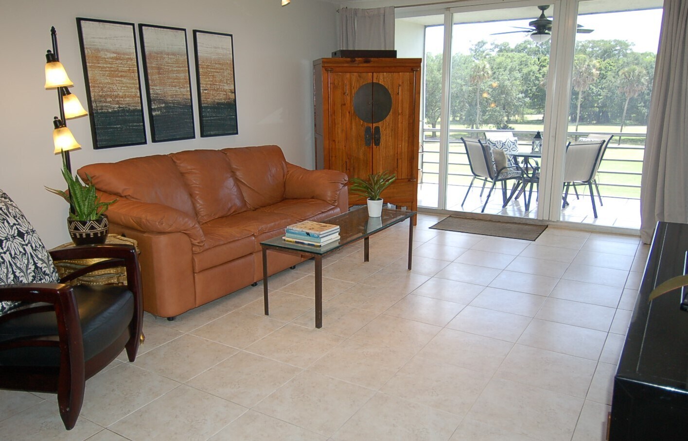 Building Photo - 575 Oaks Ln