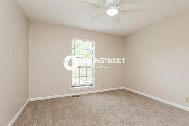 Building Photo - 4 Bedroom Pet-Friendly Home in GOODLETTSVILLE, TN with Main Street Renewal