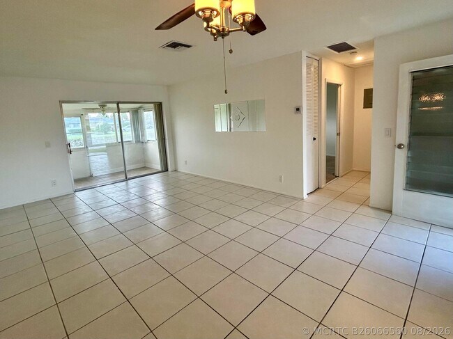 Building Photo - 2895 Crosley Dr W