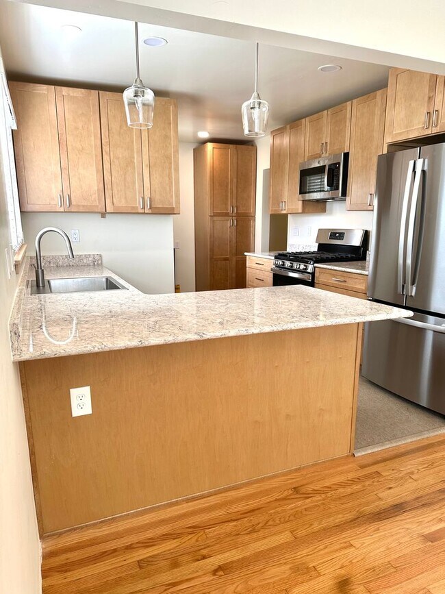 Building Photo - Beautifully Remodeled Unit on the East Side of Santa Barbara