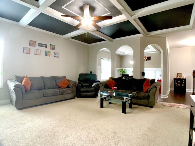 Building Photo - 2925 McManus Cir