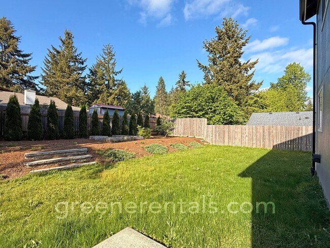 Building Photo - 3BD/1.5BA in Desired West Olympia Location
