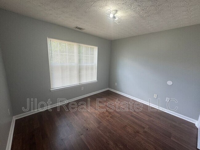 Building Photo - 8478 Moultrie Dr