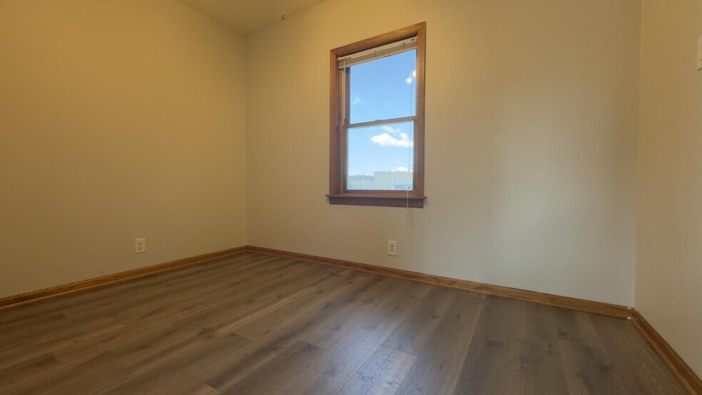 Building Photo - 3340 S Parnell Ave