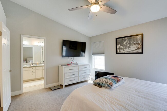 Building Photo - Cozy 3-Bed Home with Pool & Fireplace in P...