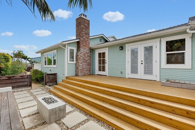 Building Photo - 4525 Saratoga Ave