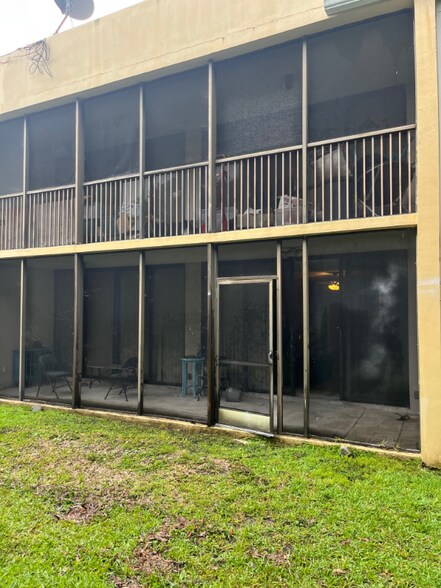 Building Photo - 2810 SW 87th Ave