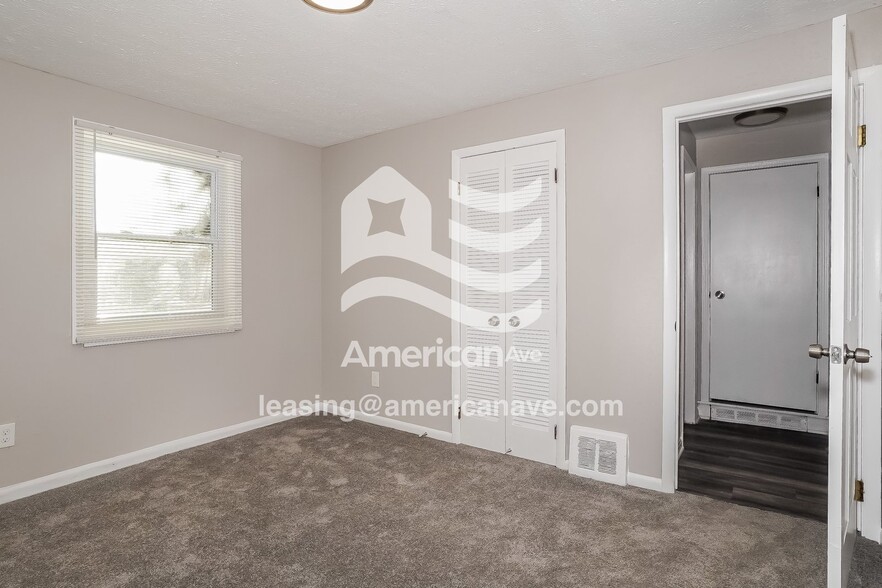 Building Photo - 3879 E 154th St