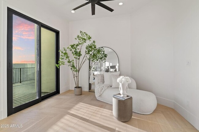 Building Photo - 3135 E Palo Verde Dr