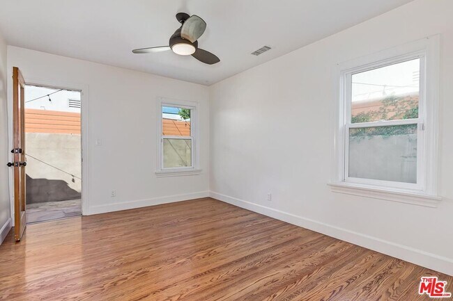 Building Photo - 503 N Vista St