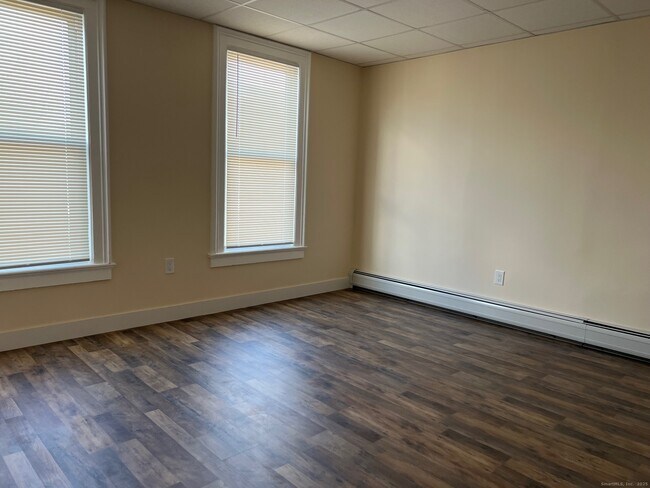 Building Photo - 77 Windsor Ave