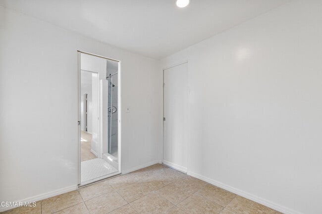 Building Photo - 11018 Sutter Ave