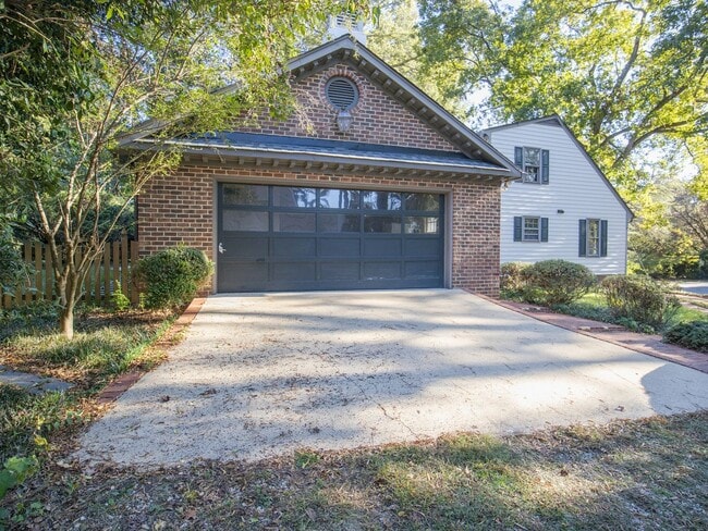 Building Photo - Beautiful home for rent minutes from the J...