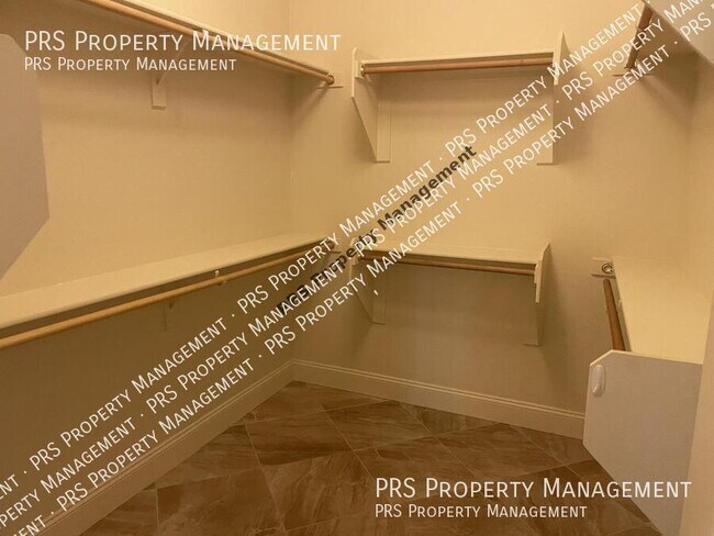 Building Photo - 4626 E Blue Spruce Ln