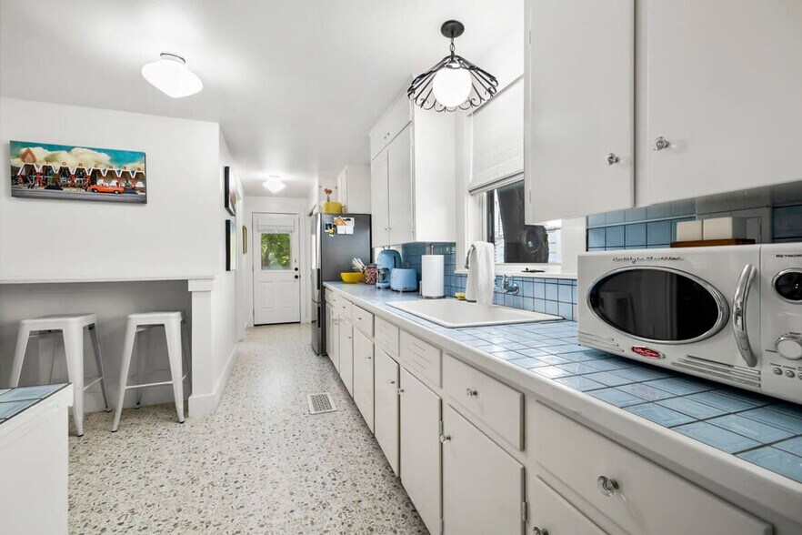 Building Photo - 1804 Brackenridge St