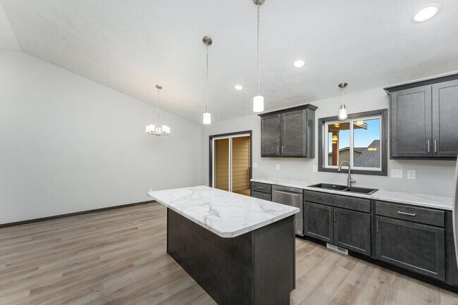 Building Photo - 7213 E 45th St