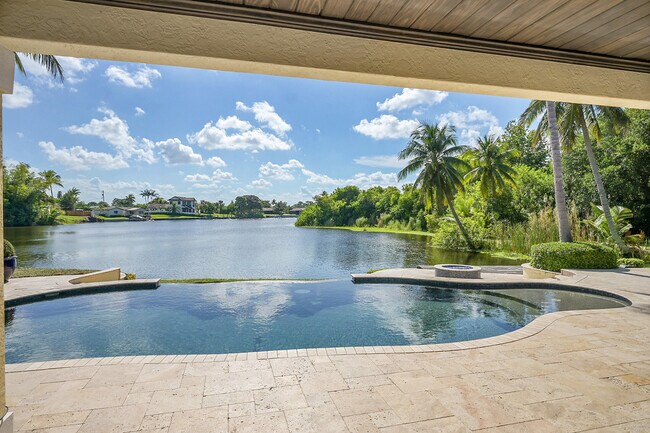 Building Photo - 6767 Tradewind Way