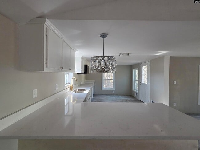 Building Photo - 105 Woodland Dr