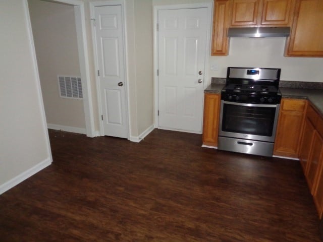 Building Photo - 3670 Sugarbrook Dr
