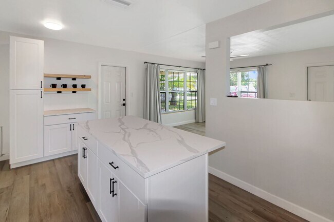 Building Photo - East Gate Annual Home for Rent