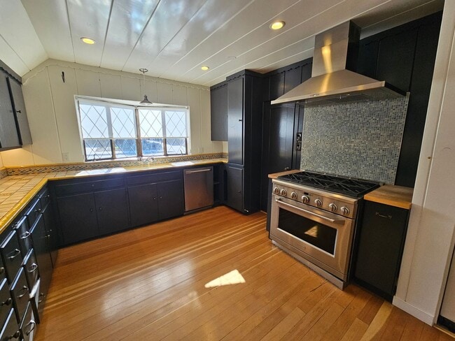 Building Photo - Stunning 1 Bed 1.5 Bath Naglee Park Home W...