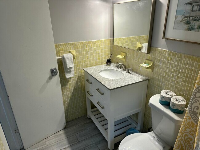 Building Photo - 1258 Beach Rd