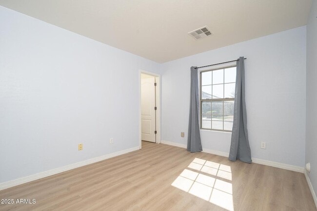 Building Photo - 25256 W Darrel Dr