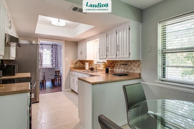 Building Photo - 2728 Chadwick Dr