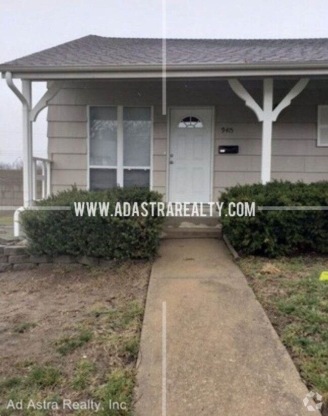 Building Photo - Awesome 2 Bedroom Duplex in Overland Park-...