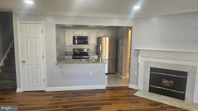 Building Photo - 12131 Salemtown Dr