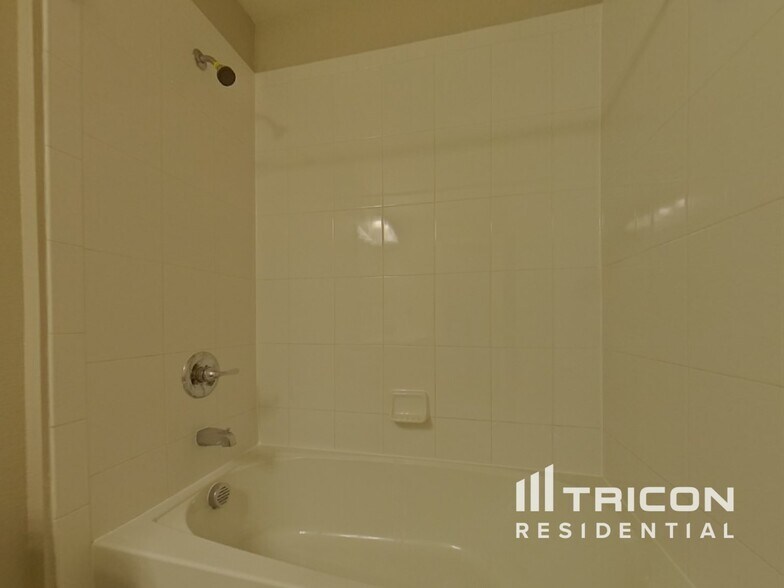 Building Photo - 2275 Kelmscott Ct