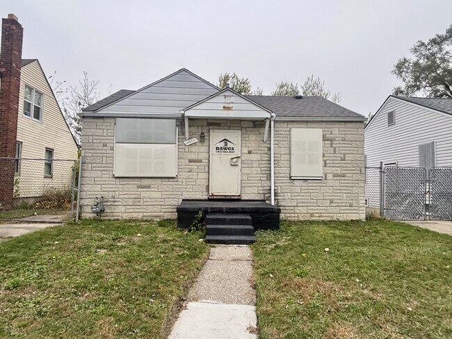 Primary Photo - 19675 Rogge St