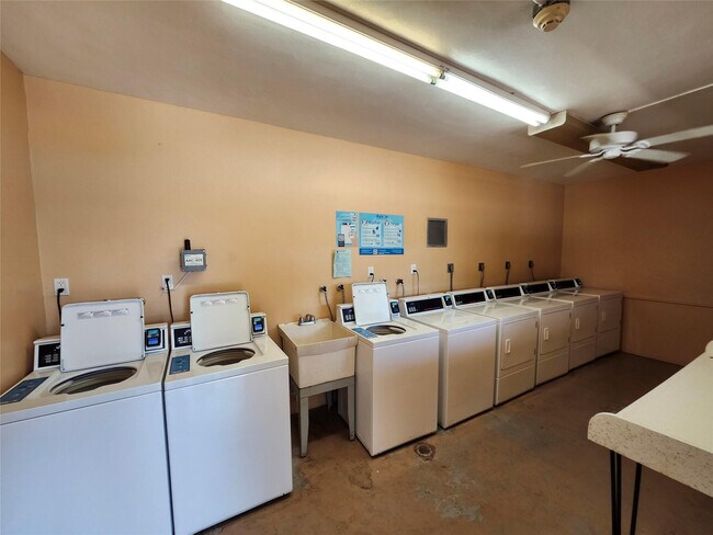 Building Photo - 301 Cambridge Rd