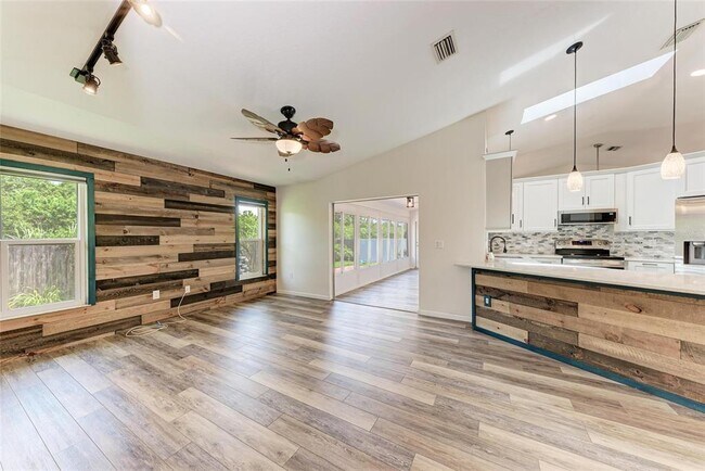 Building Photo - 8012 56th Ct E