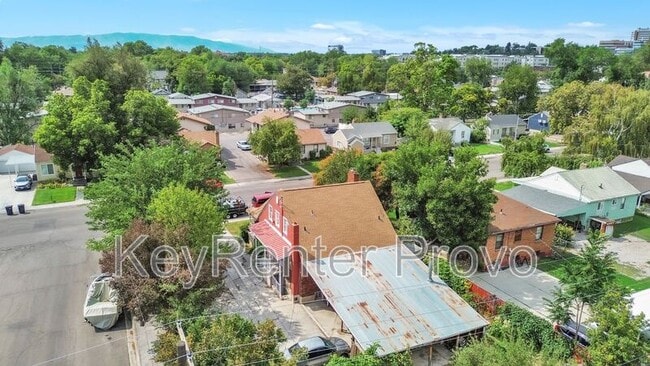Building Photo - 362 800 E