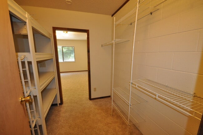 Building Photo - 23660 Ontario Dr