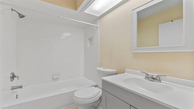 Building Photo - 309 W South Ave