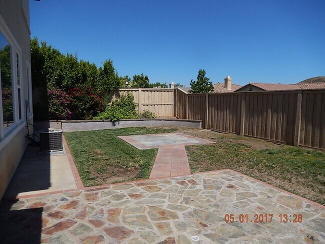 Building Photo - Two story, 2750 Sq Ft home with three car ...