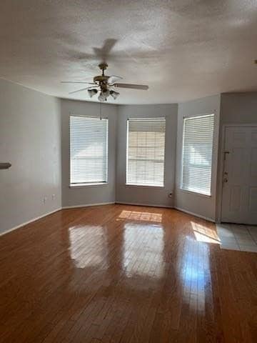 Building Photo - 3805 Brandon Park Dr