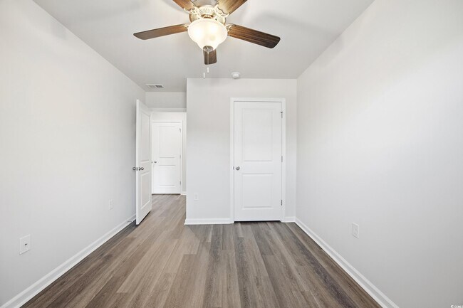 Building Photo - 322 Honeystone St