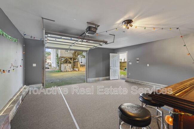 Building Photo - 1225 Hillside Ave