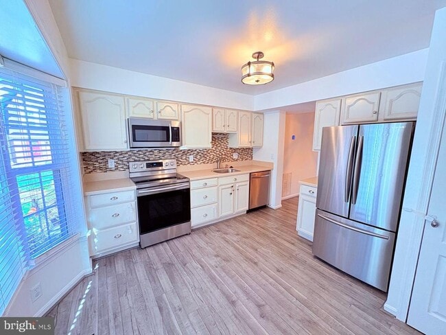 Building Photo - 12010 Glen Alden Rd