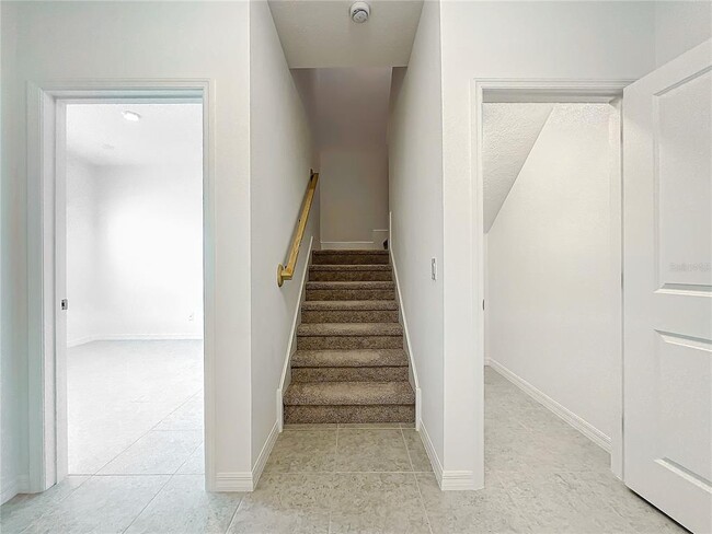 Building Photo - 1679 Meadowlark Dr