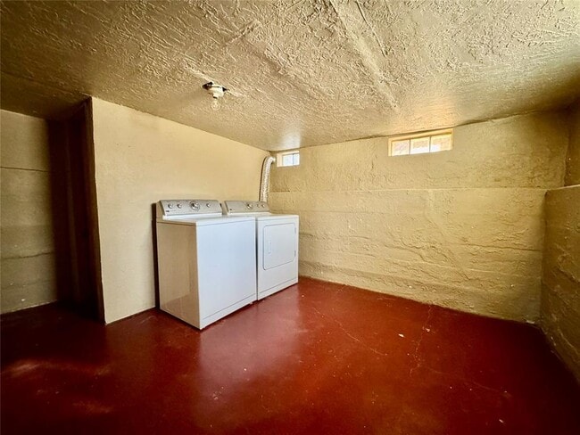 Building Photo - 609 N Caddo St