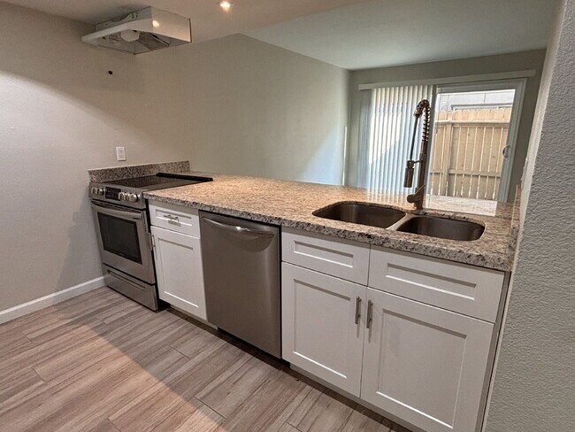 Building Photo - Coming Soon! Old Town Scottsdale Townhouse...
